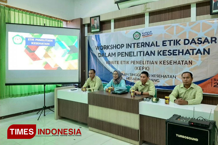 Tingkatkan Kualitas Dosen, STIKes Husada Jombang Gelar Workshop Internal Etik Dasar