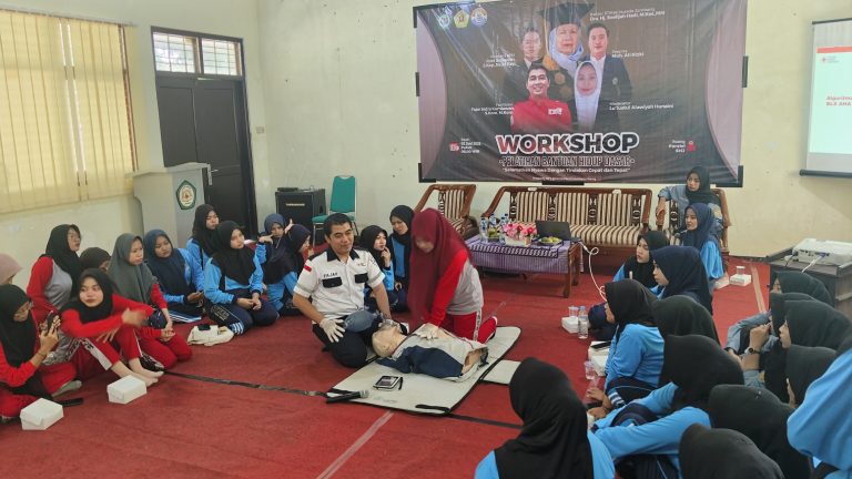 Workshop-Bantuan-Hidup-Dasar-Selamatkan-Nyawa-dengan-Tindakan-Cepat-dan-Tepat-4-768x432